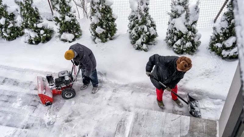 Déneigement manuel